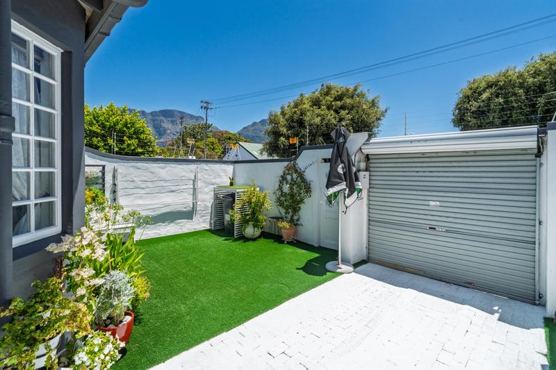 2 Bedroom Property for Sale in Harfield Village Western Cape